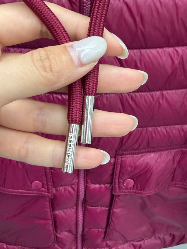 کاپشن زنانه برند Moncler