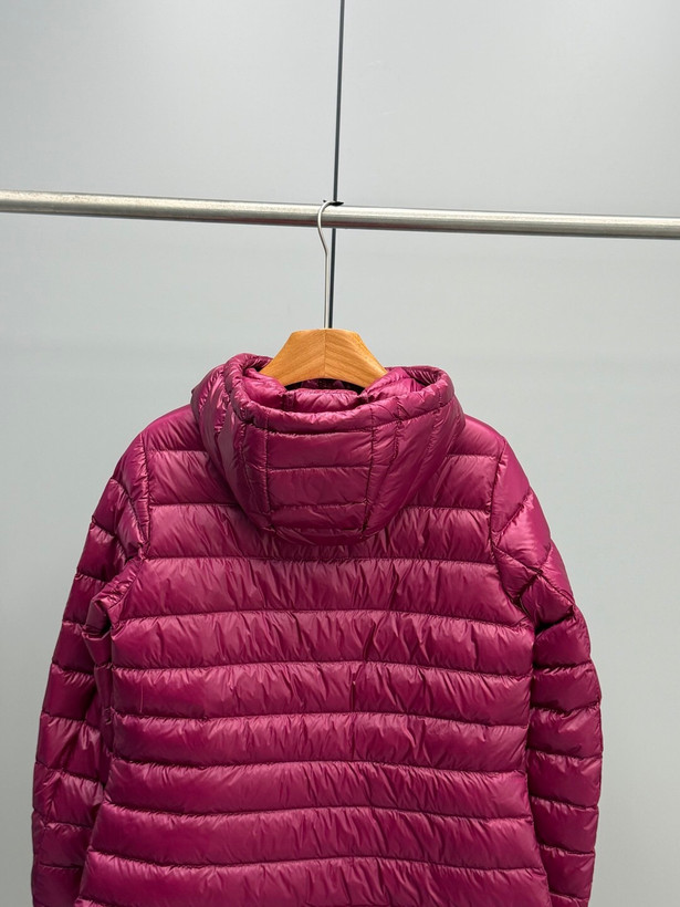 کاپشن زنانه برند Moncler