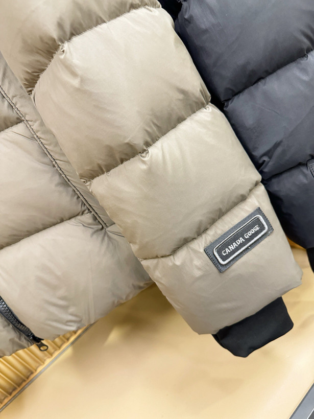 کاپشن مردانه برند Canada Goose