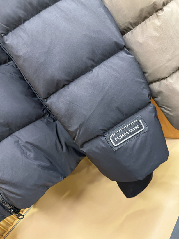 کاپشن مردانه برند Canada Goose