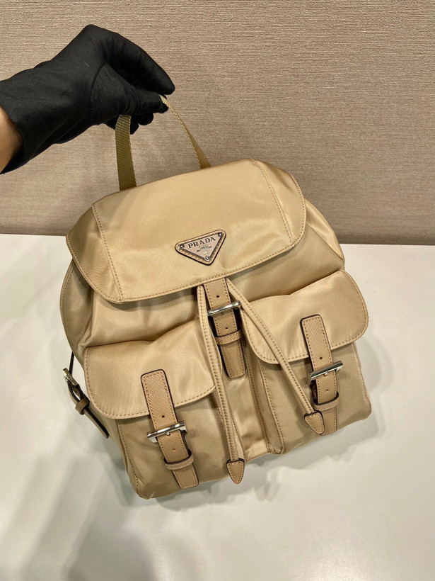 کیف کوله زنانه برند Prada