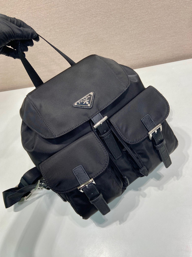 کیف کوله زنانه برند Prada