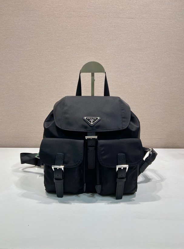 کیف کوله زنانه برند Prada