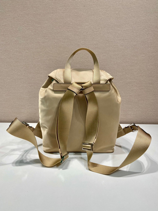 کیف کوله زنانه برند Prada