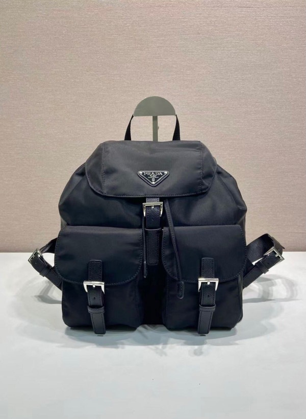کیف کوله زنانه برند Prada