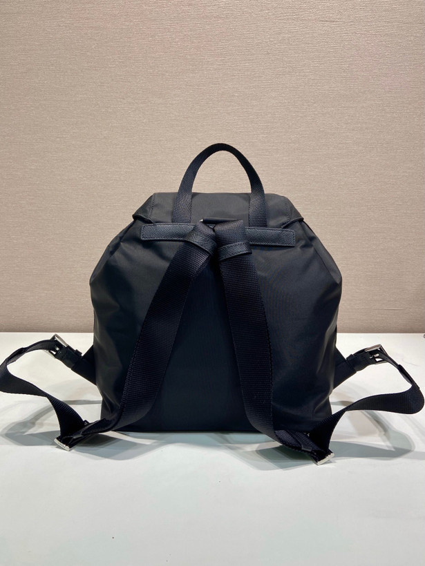 کیف کوله زنانه برند Prada