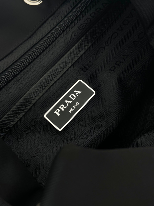 کیف کوله زنانه برند Prada