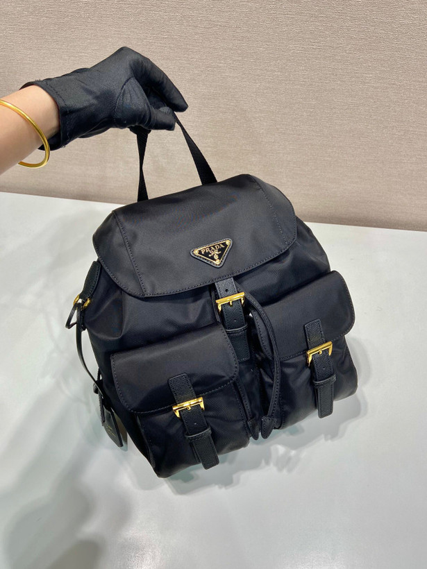 کیف کوله زنانه برند Prada