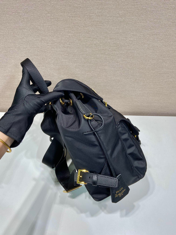 کیف کوله زنانه برند Prada