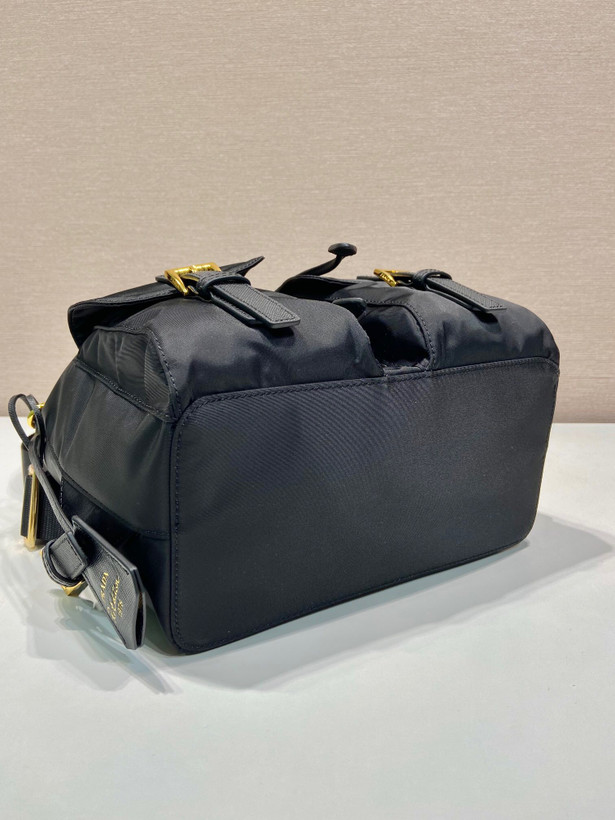 کیف کوله زنانه برند Prada