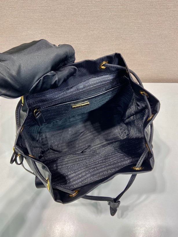 کیف کوله زنانه برند Prada