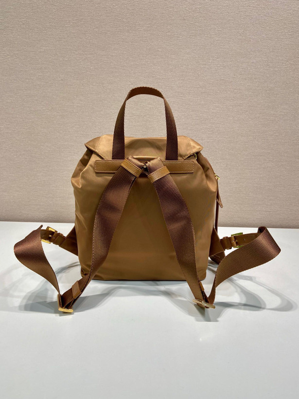 کیف کوله زنانه برند Prada