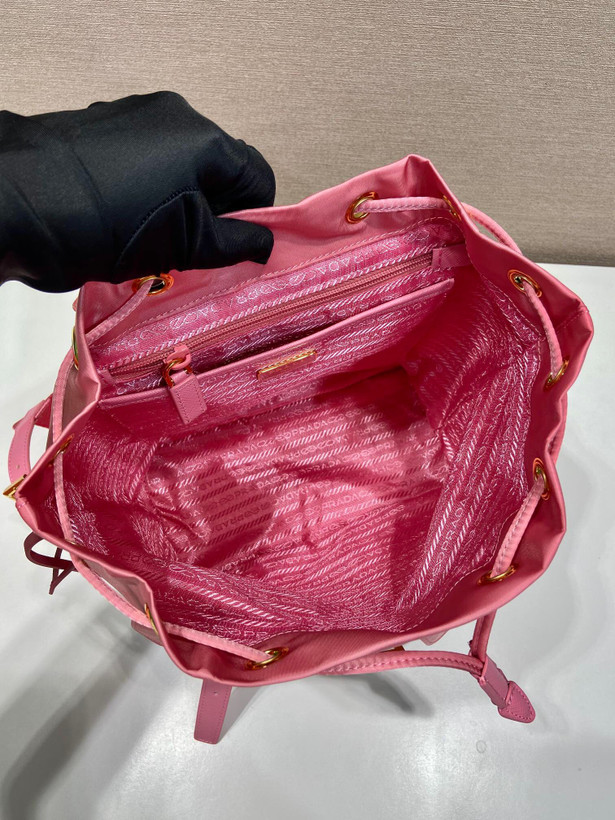 کیف کوله زنانه برند Prada