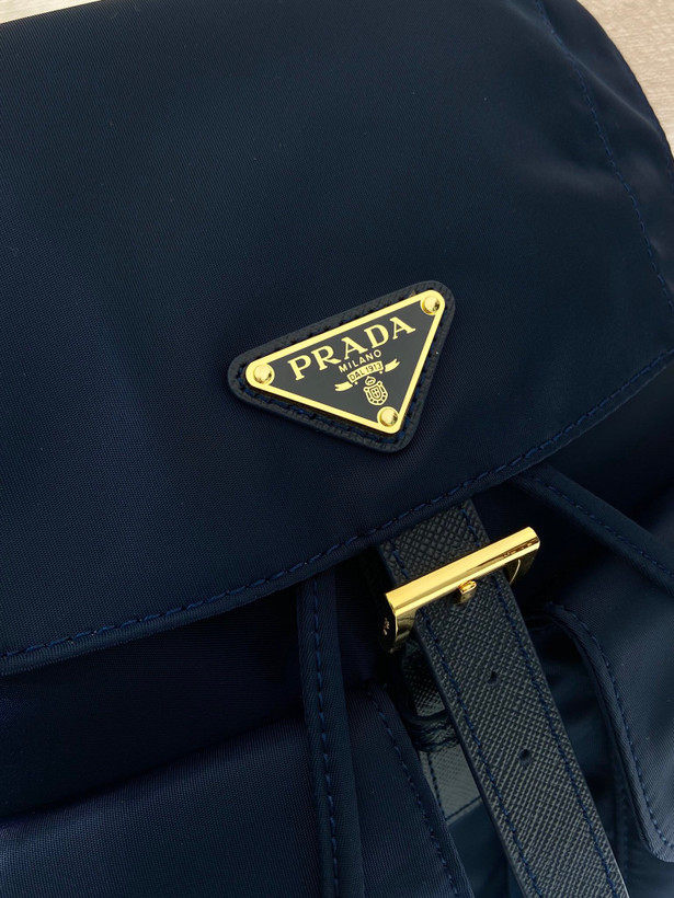 کیف کوله زنانه برند Prada