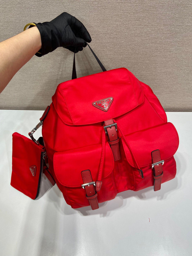 کیف کوله زنانه برند Prada