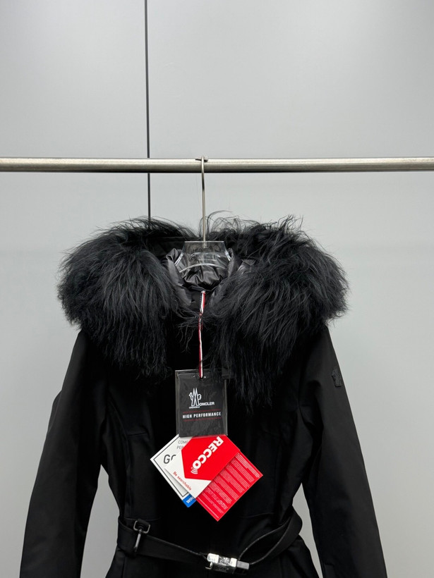 کاپشن زنانه برند Moncler