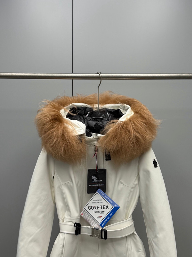 کاپشن زنانه برند Moncler