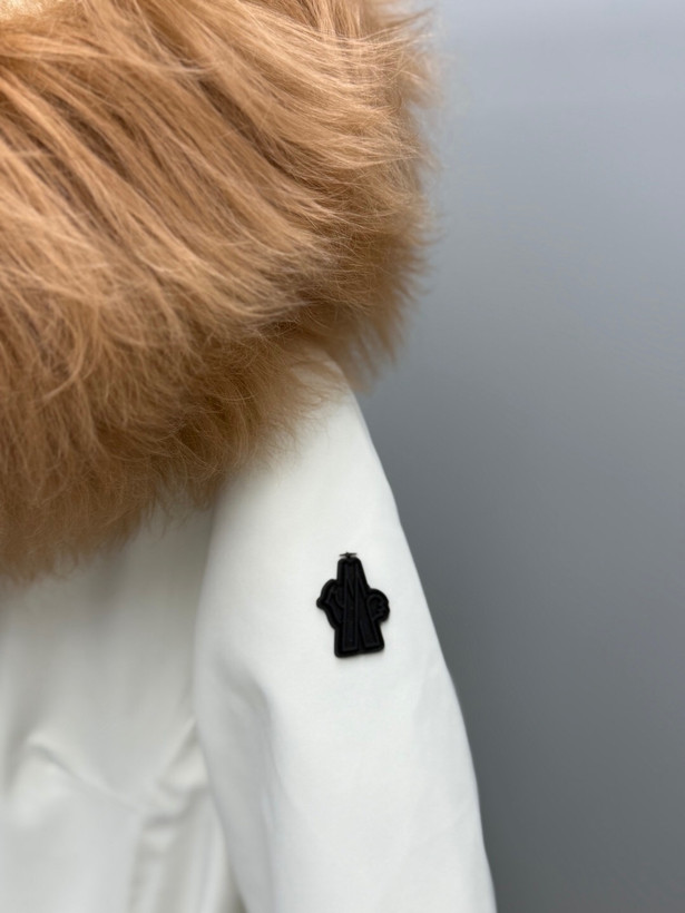 کاپشن زنانه برند Moncler