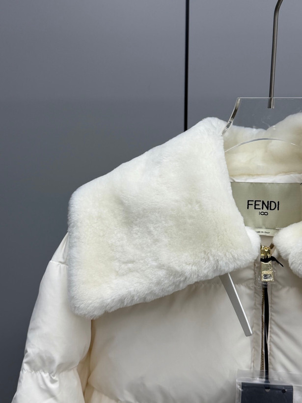 کاپشن زنانه برند Fendi