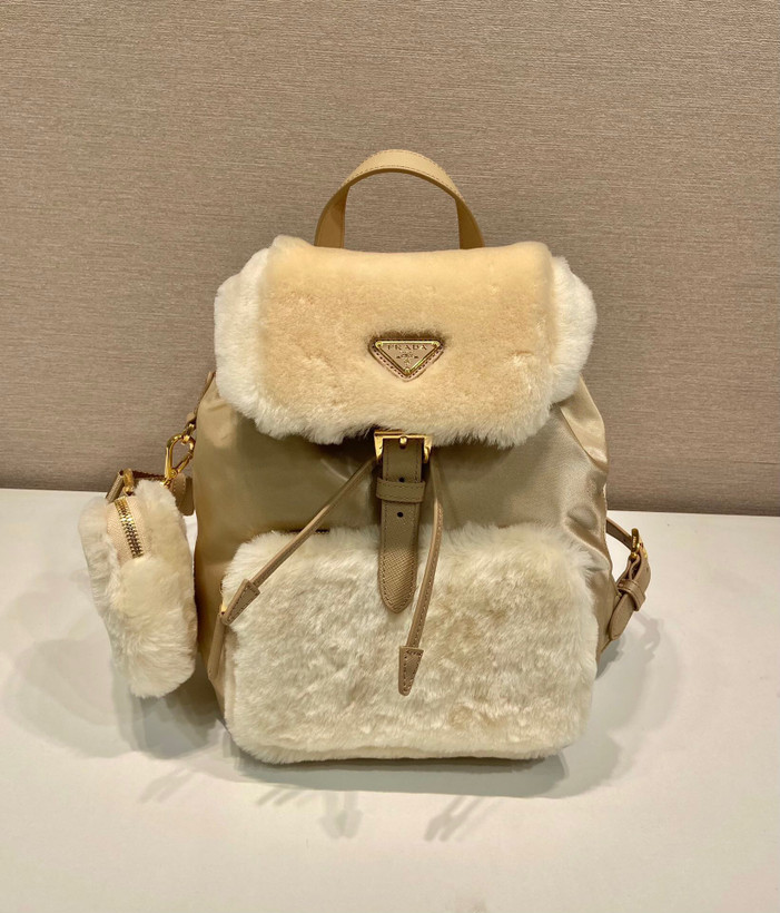 کیف کوله زنانه برند Prada