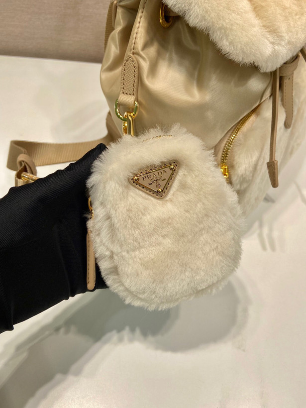 کیف کوله زنانه برند Prada