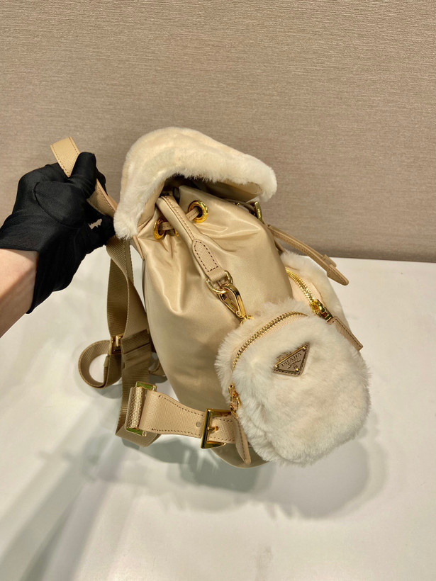 کیف کوله زنانه برند Prada