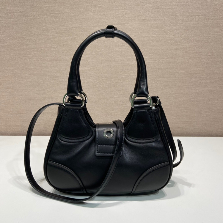 کیف چرم زنانه برند Prada