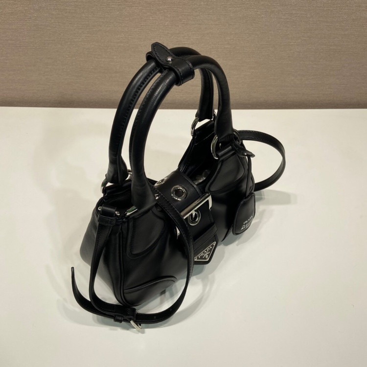 کیف چرم زنانه برند Prada