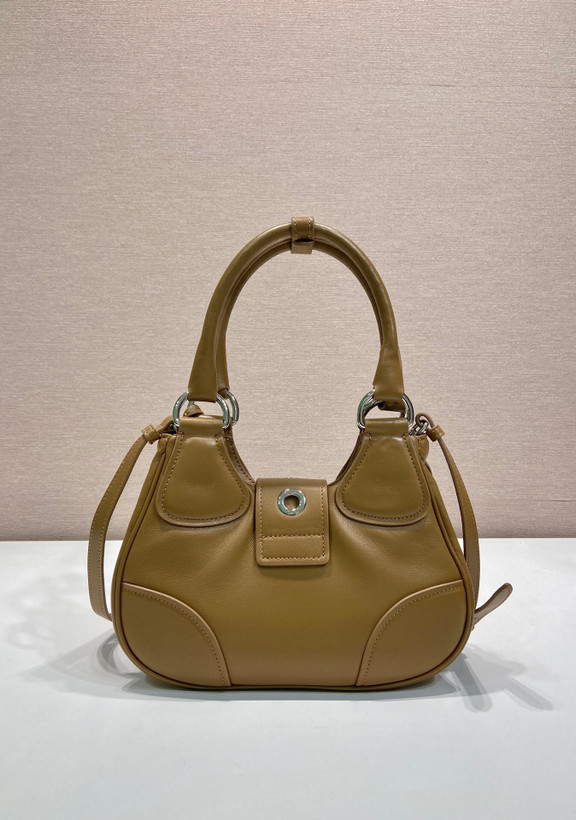 کیف چرم زنانه برند Prada