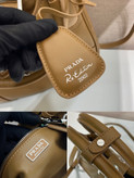 کیف چرم زنانه برند Prada