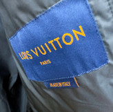 کاپشن برند Louis Vuitton