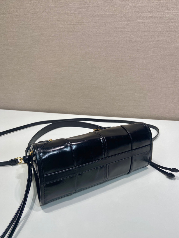 کیف زنانه برند Prada