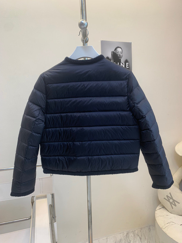 کاپشن زنانه برند Moncler