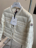 کاپشن زنانه برند Moncler