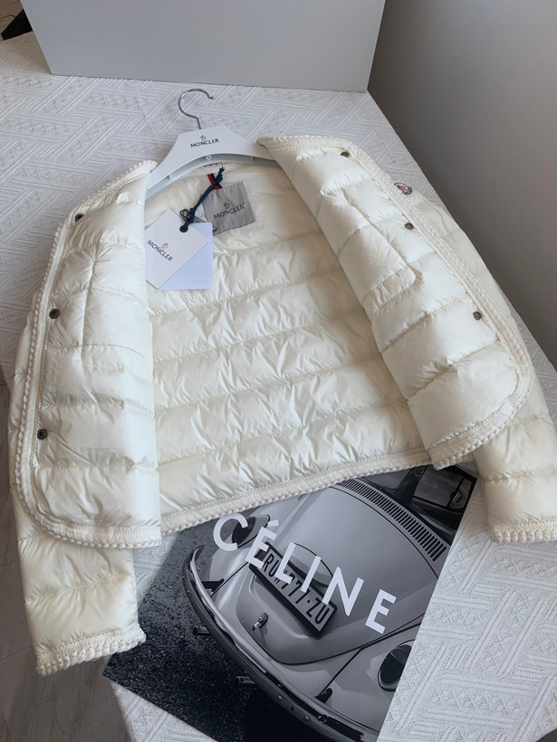 کاپشن زنانه برند Moncler