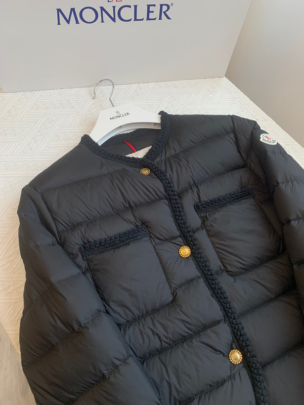 کاپشن زنانه برند Moncler