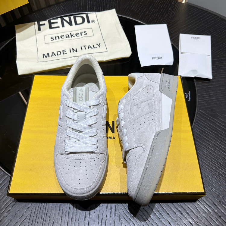 اسنیکر برند Fendi