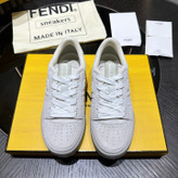 اسنیکر برند Fendi