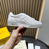 اسنیکر برند Fendi