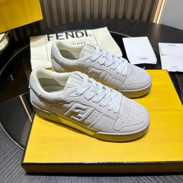 اسنیکر برند Fendi