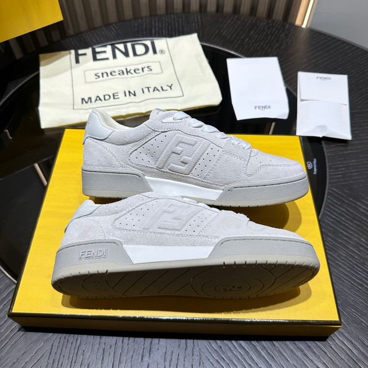 اسنیکر برند Fendi