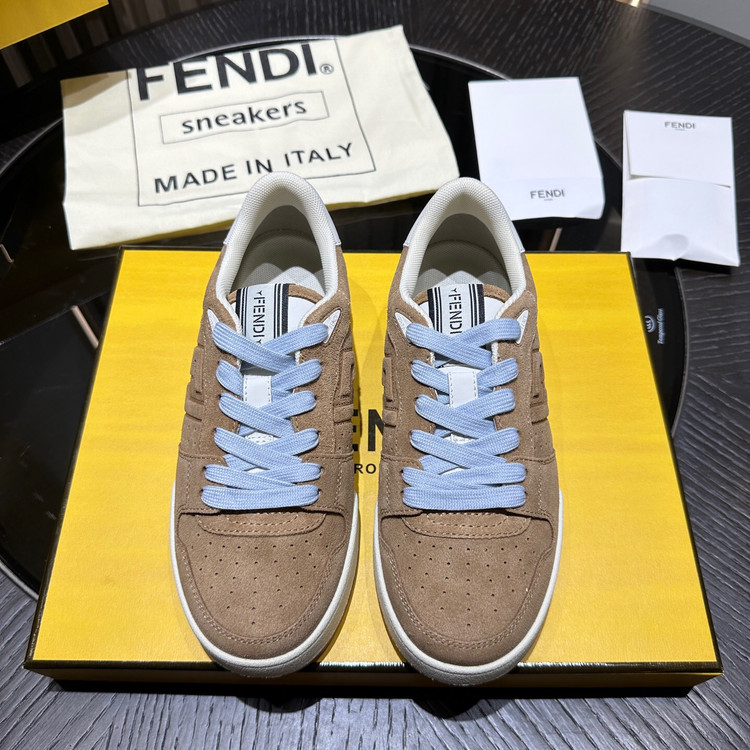 اسنیکر برند Fendi