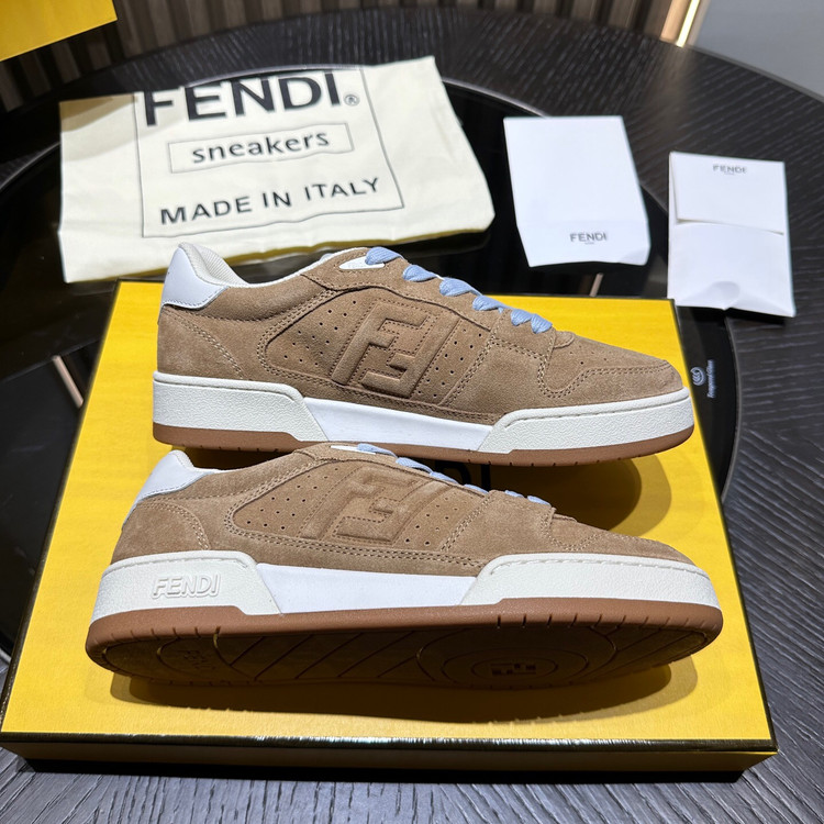 اسنیکر برند Fendi