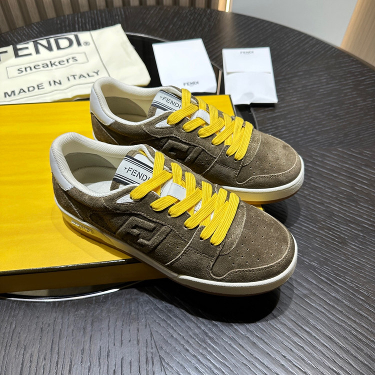 اسنیکر برند Fendi
