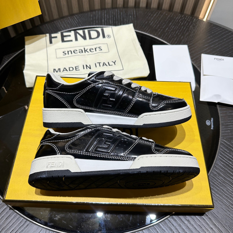 اسنیکر برند Fendi