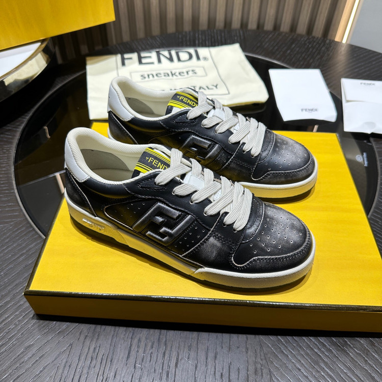 اسنیکر برند Fendi