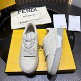 اسنیکر برند Fendi