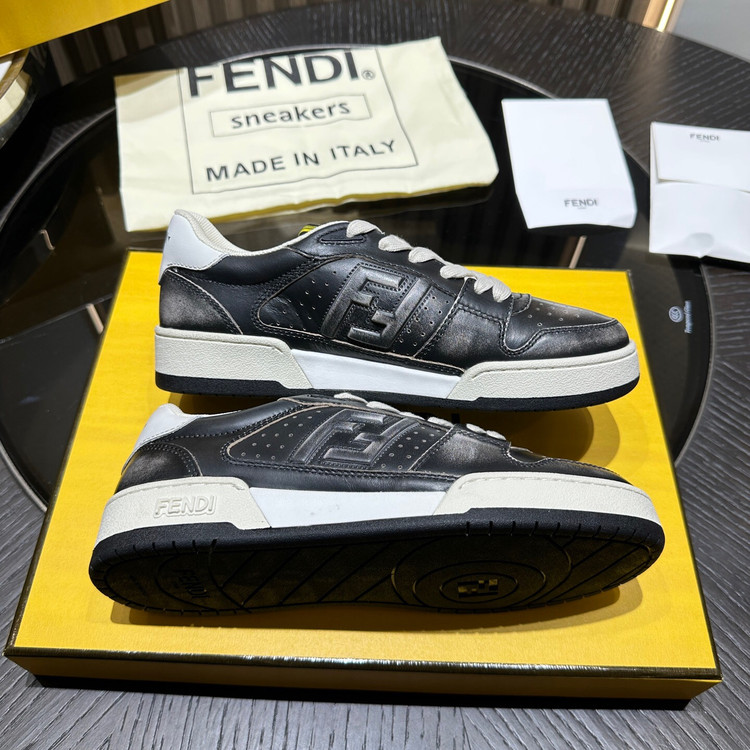 اسنیکر برند Fendi