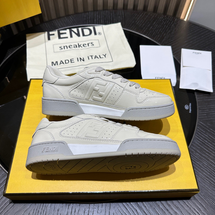 اسنیکر برند Fendi