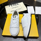 اسنیکر برند Fendi